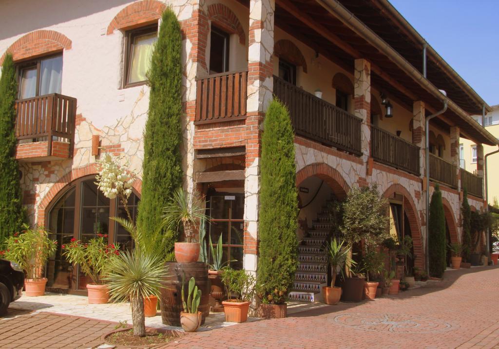 גרנסבאך Hazienda Apartmenthotel - Fuer Ein Paar Tage Oder Monatelang מראה חיצוני תמונה